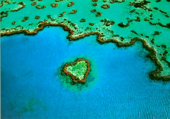heart-shaped-reef-great-barrier-reef-australia