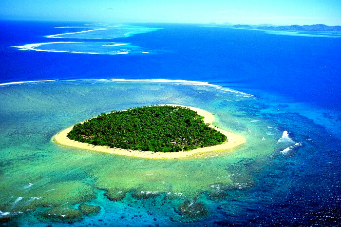 heart-shaped-tavarua-island-in-fiji