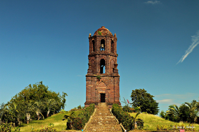 Bantay Bell Tower, Ilocos Norte | Photo by Toni Hidalgo | Flickr