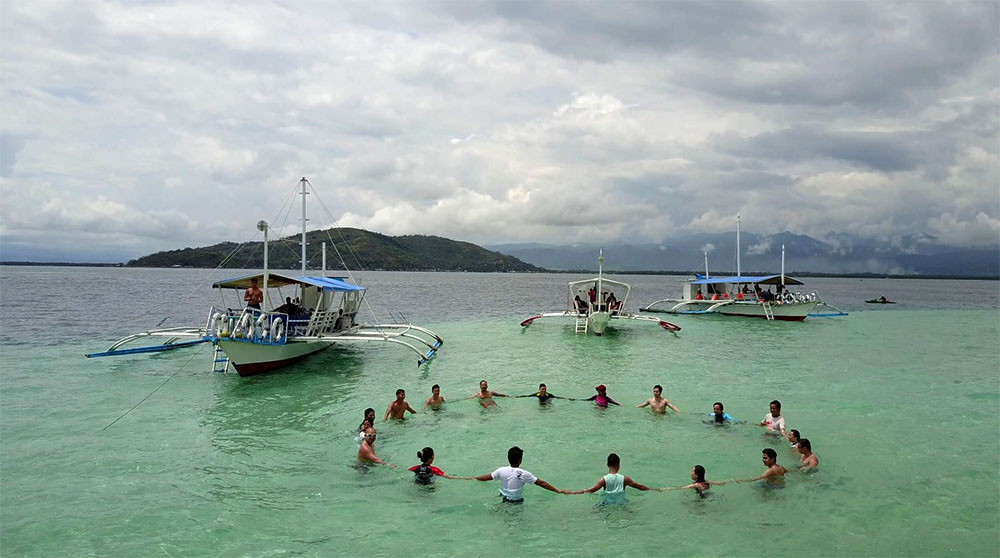 Drone Shot of Manjuyod Sandbar by Justelle Blaza of Juanderboy.com manjuyod-sandbar-in-dumaguete-drone-shot