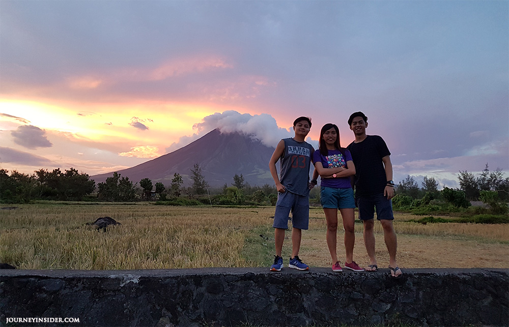 mayon-volcano-with-sunset-view-at-cagsawa-ruins